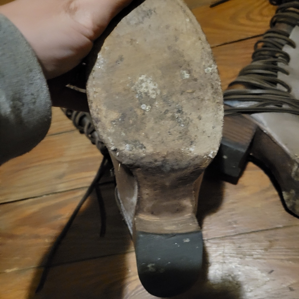 Free bird coal boots excellent condition size 7 - Picture 6 of 6